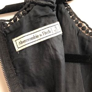 Black crop top!